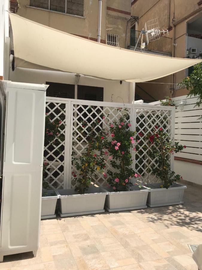 Virgilio'S Garden Bed and Breakfast Castellammare di Stabia Exteriör bild