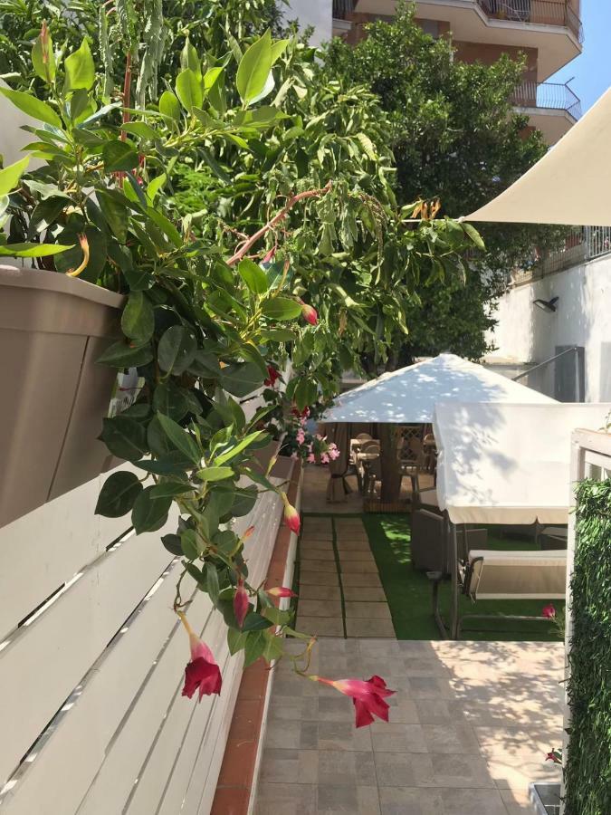 Virgilio'S Garden Bed and Breakfast Castellammare di Stabia Exteriör bild