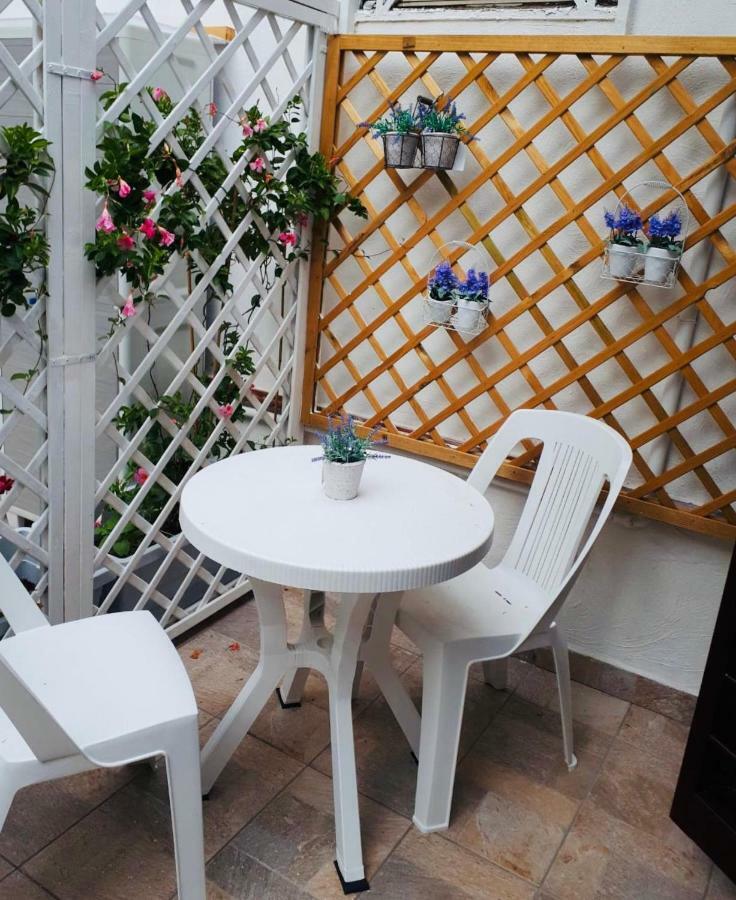 Virgilio'S Garden Bed and Breakfast Castellammare di Stabia Exteriör bild